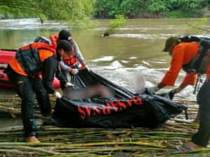 Tiga Hari Tenggelam , Warga Rawua Ditemukan Tersangkut di Pinggiran Sungai