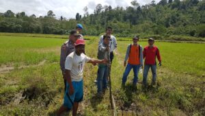 Kapolsek Abuki Tinjau Lahan Warga Yang Bersengketa