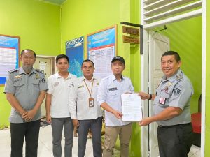 KPU Konawe Serahkan DPT ke TPS Rutan Unaaha