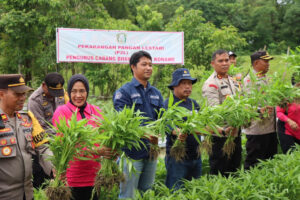 Polres Konawe Gelar Panen Perdana P2L