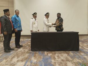 Bupati dan Wabup Konawe Terima Memori Jabatan dari Stanley