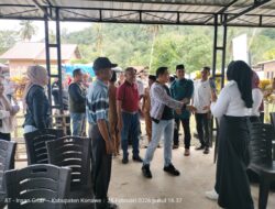 Bupati Konawe Ngabuburit di Onembute, Bagikan Sembako dan Tampung Aspirasi Warga