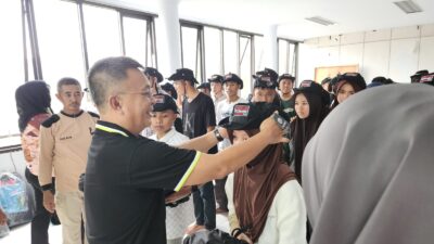 Ketua Kwarcab Konawe Serahkan Atribut Kontingen Jamnas XII 2026